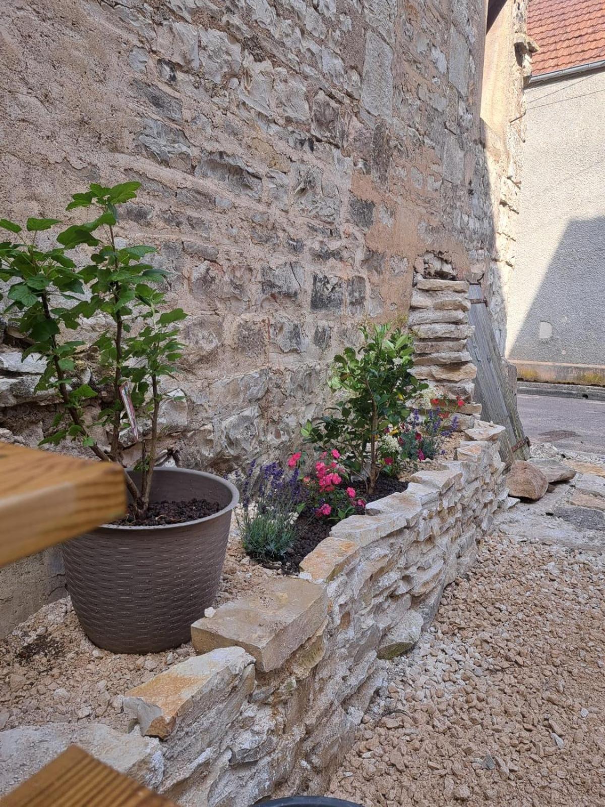 Le Logis Sereinite Annay-sur-Serein Exterior photo